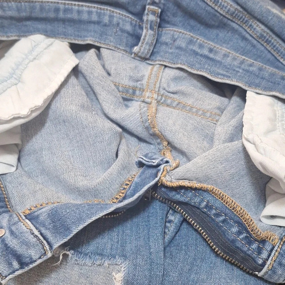 Free People distressed  frayed jeans Style 61502-16513125 SZ 28 - Picture 7 of 9